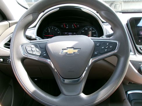 Used 2020 Chevrolet Malibu LS w/ Driver Confidence Package II FWD image 12