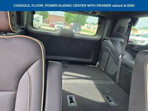 Used 2022 GMC Yukon SLT w/ SLT Luxury Package AWD/4WD image 8