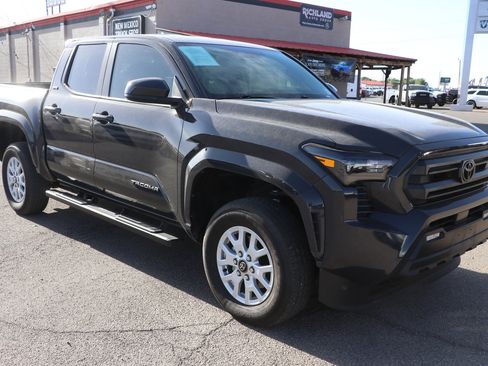 Used 2025 Toyota Tacoma SR5 AWD/4WD image 1