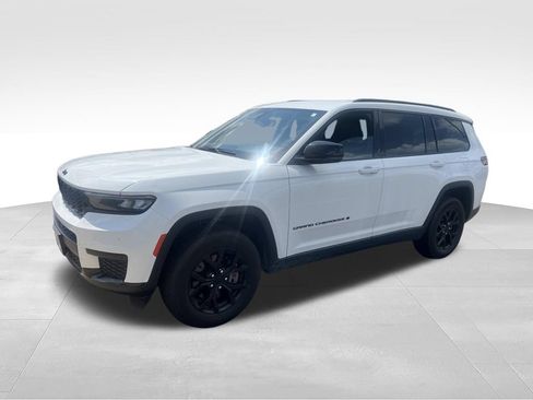 Used 2024 Jeep Grand Cherokee L Laredo AWD/4WD image 32