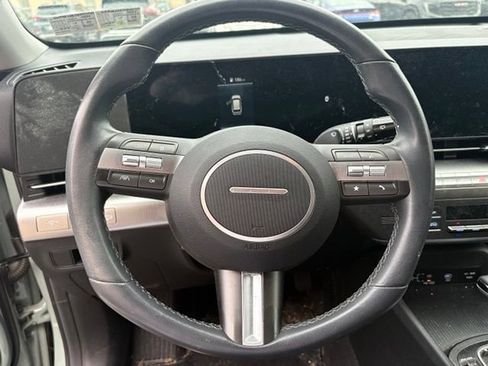 Used 2024 Hyundai Kona SEL FWD image 11
