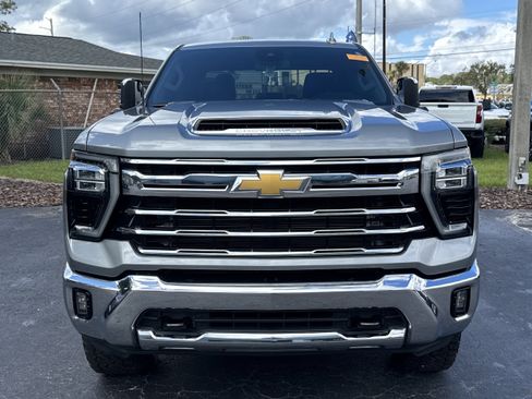 Used 2024 Chevrolet Silverado 2500 LTZ AWD/4WD image 3
