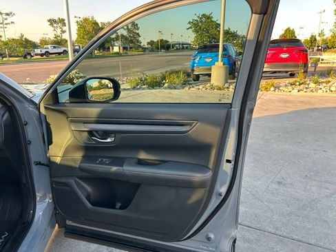 Used 2025 Honda CR-V Sport-L image 32