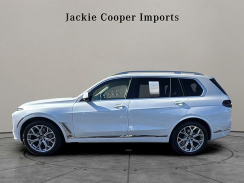 Used 2023 BMW X7 xDrive40i w/ Executive Package image 2