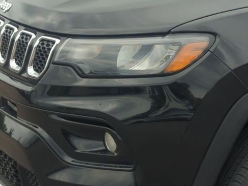 Used 2023 Jeep Compass Limited AWD/4WD image 9