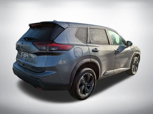 Used 2024 Nissan Rogue SV AWD/4WD image 4