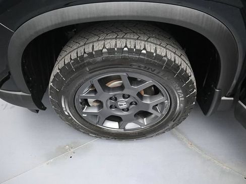 Certified 2025 Honda Pilot TrailSport image 38