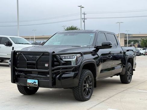 Used 2024 Toyota Tundra Limited AWD/4WD image 8
