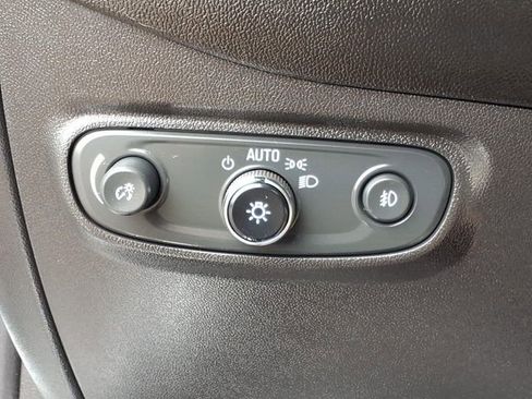 Used 2023 Chevrolet Equinox Premier AWD/4WD image 18