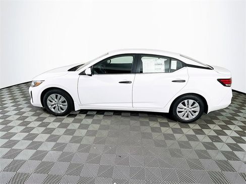 New 2025 Nissan Sentra S image 4