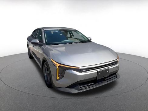 Used 2025 Kia K4 FWD image 3
