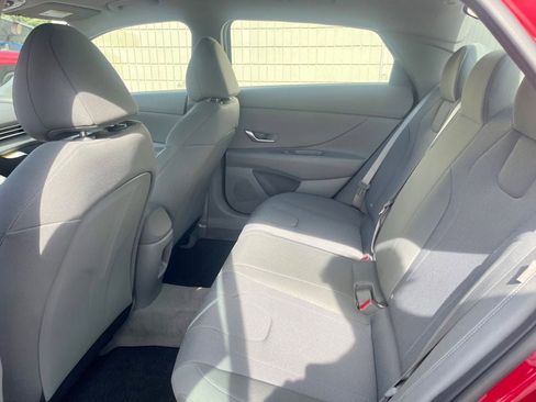 Used 2026 Hyundai Elantra SE FWD image 10