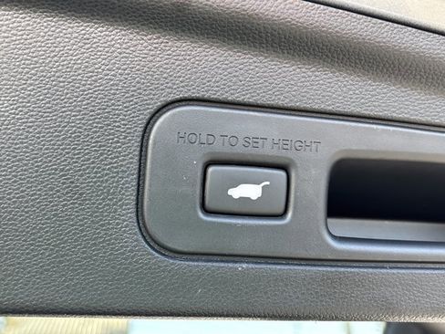 Used 2025 Acura MDX w/ Advance Package image 7