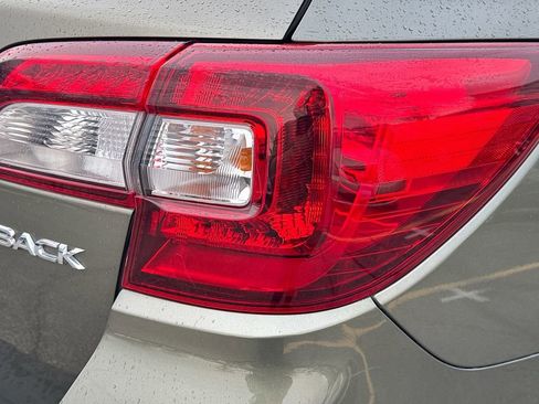 Used 2018 Subaru Outback 2.5i Limited image 35