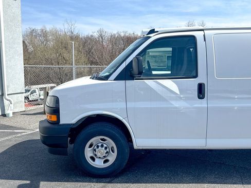 New 2025 Chevrolet Express 3500 w/ Driver Convenience Package RWD image 18