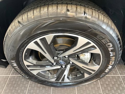 Used 2024 Subaru Crosstrek 2.0i Premium image 5