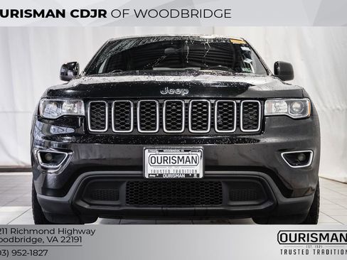 Used 2019 Jeep Grand Cherokee Laredo w/ Security & Convenience Group image 2