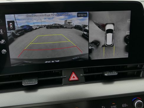 New 2025 Kia Sportage SX image 18