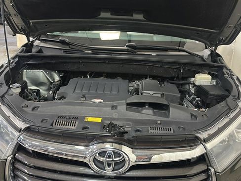 Used 2015 Toyota Highlander XLE AWD/4WD image 13