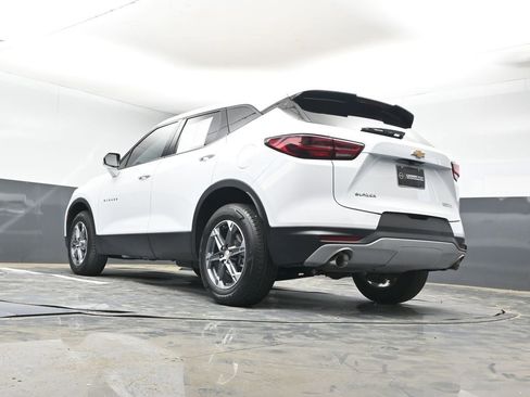 Used 2025 Chevrolet Blazer LT image 32