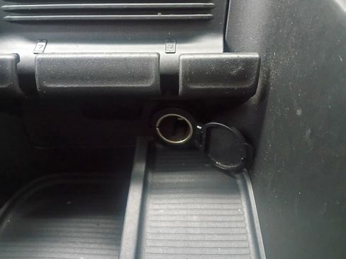 Used 2018 RAM 1500 SLT RWD image 6