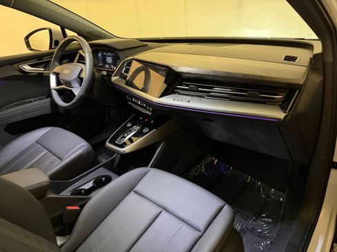 Used 2025 Audi Q4 e-tron Premium Plus w/ Premium Plus AWD/4WD image 32