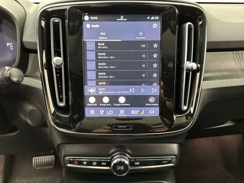 Certified 2023 Volvo C40 P8 Recharge Ultimate w/ Protection Package Premier AWD/4WD image 16