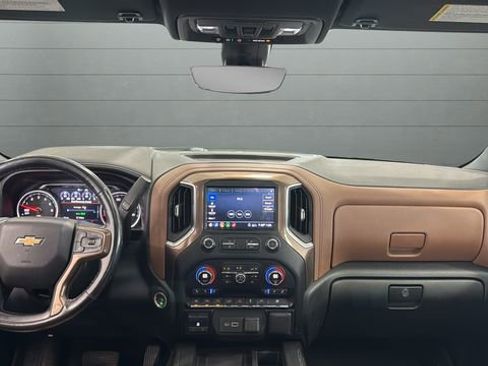 Used 2020 Chevrolet Silverado 1500 High Country w/ Technology Package image 5