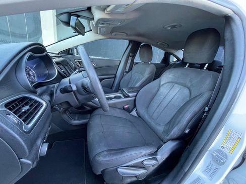 Used 2016 Chrysler 200 Limited image 33