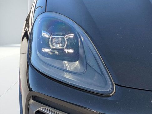 Used 2023 Porsche Cayenne AWD/4WD image 9