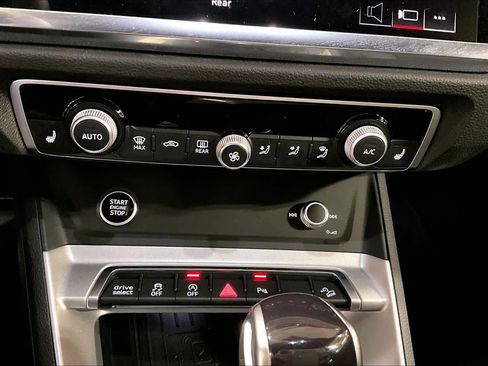 Certified 2025 Audi Q3 2.0T Premium w/ Convenience Package image 27