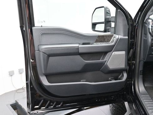 Used 2024 Ford F250 Lariat AWD/4WD image 9