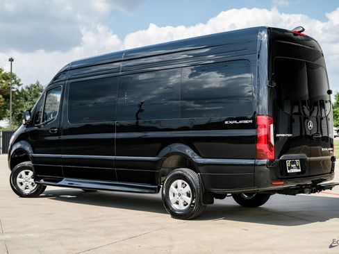 Used 2025 Mercedes-Benz Sprinter 2500 image 7