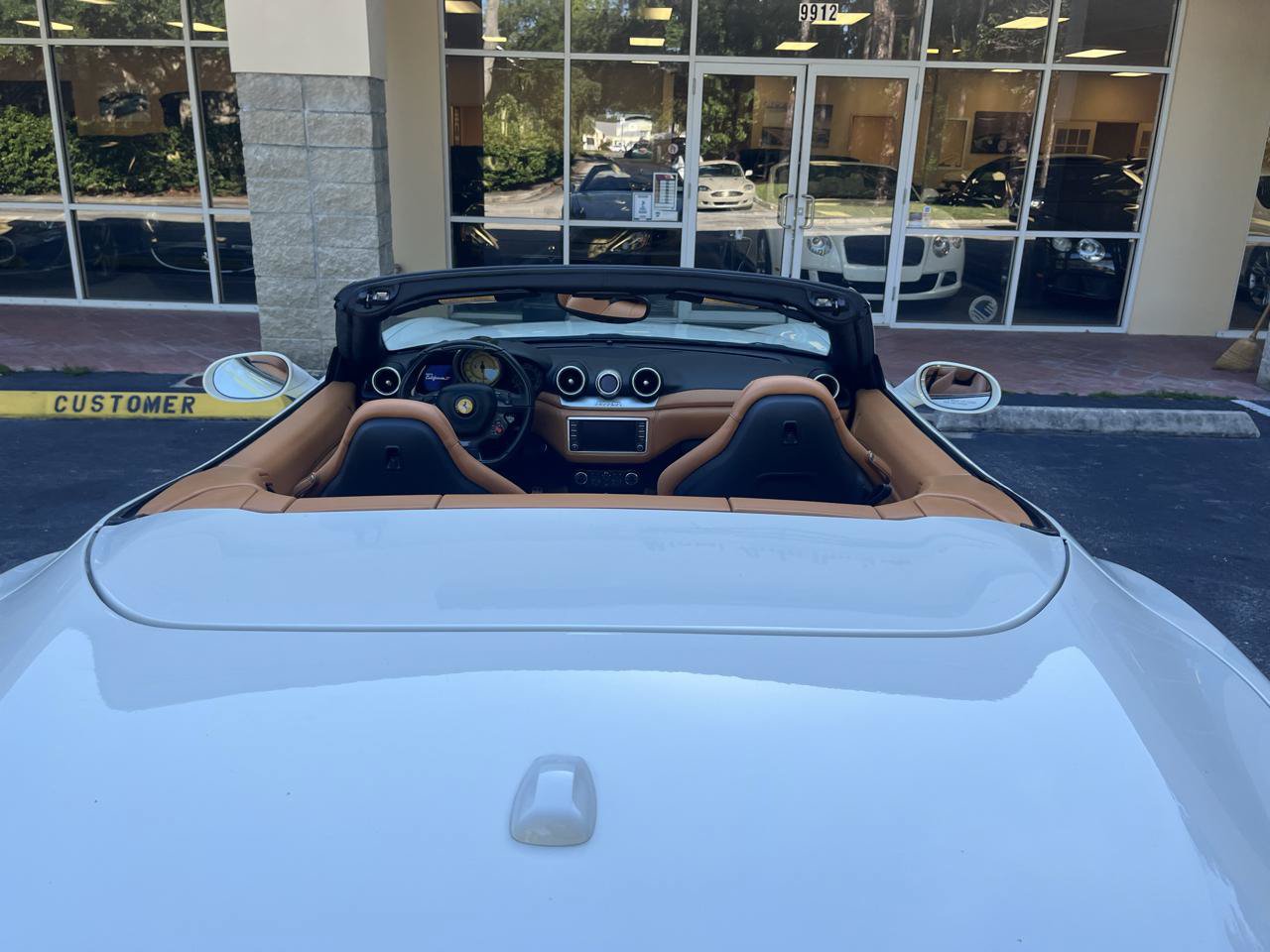 Used 2016 Ferrari California T RWD image 6