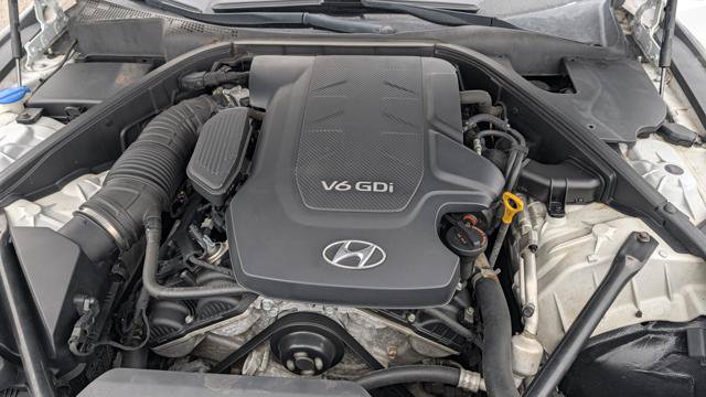 Used 2015 Hyundai Genesis 3.8 RWD image 38