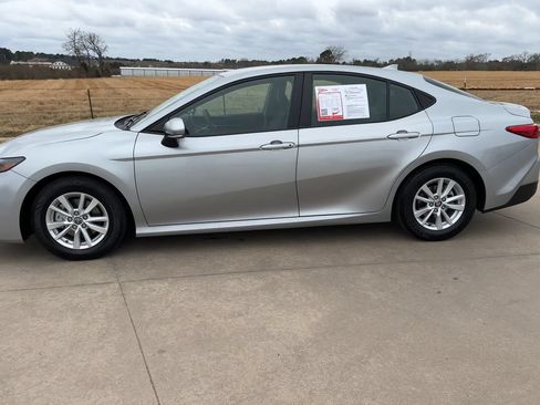 Used 2025 Toyota Camry LE FWD image 6