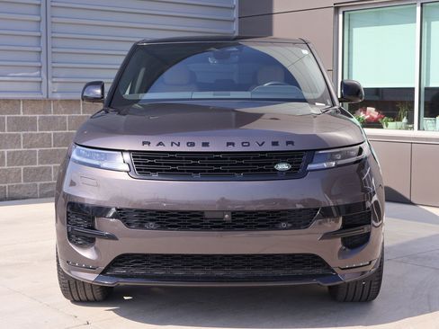 Used 2025 Land Rover Range Rover Sport Dynamic SE AWD/4WD image 2