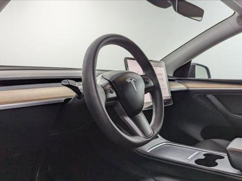 Used 2025 Tesla Model Y Long Range image 21