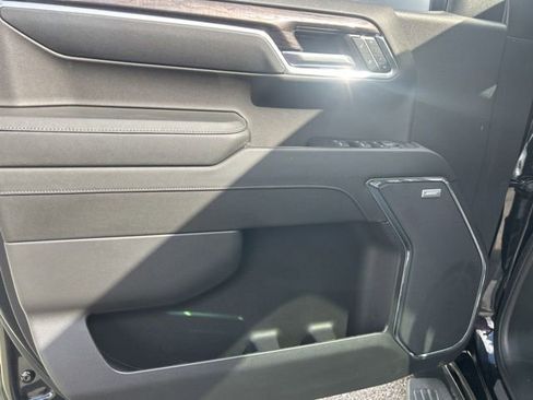 Used 2023 Chevrolet Silverado 1500 LTZ w/ LTZ Premium Package image 11