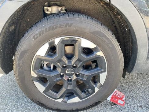 Used 2025 Kia Sorento S image 40