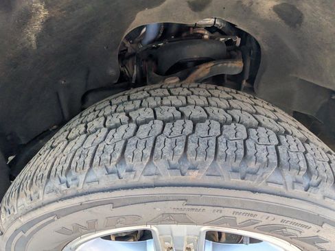 Used 2019 Ford F150 XLT w/ Equipment Group 302A Luxury AWD/4WD image 15