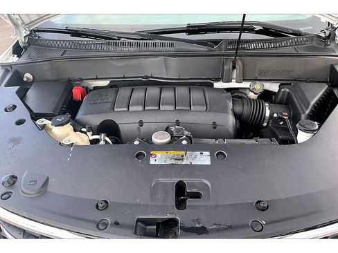 Used 2017 Chevrolet Traverse LT image 30