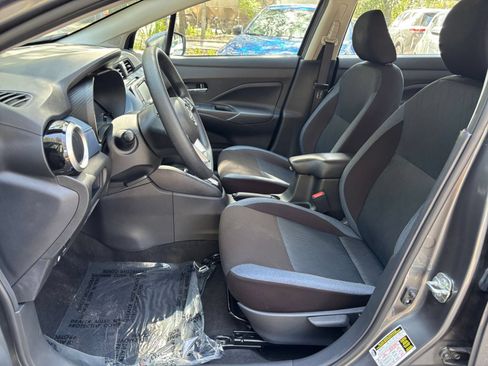 Used 2025 Nissan Versa SV FWD image 21
