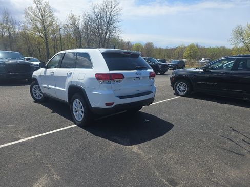 Used 2022 Jeep Grand Cherokee Laredo E AWD/4WD image 4