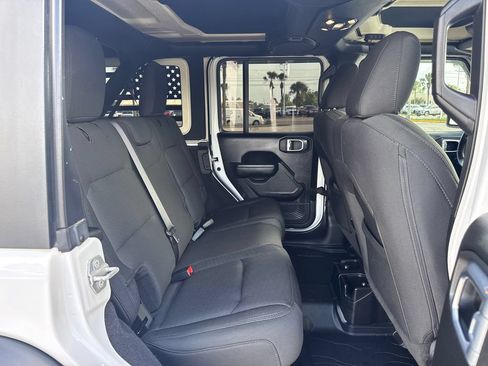 Used 2021 Jeep Wrangler Unlimited Sport AWD/4WD image 17