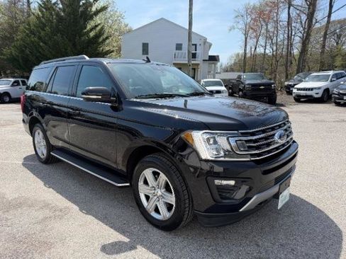Used 2020 Ford Expedition XLT w/ Equipment Group 202A AWD/4WD image 9
