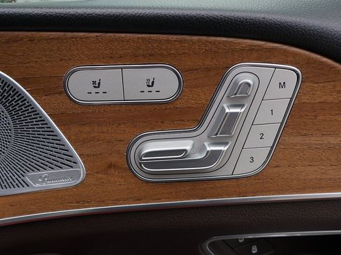 Used 2021 Mercedes-Benz GLS 450 4MATIC image 35