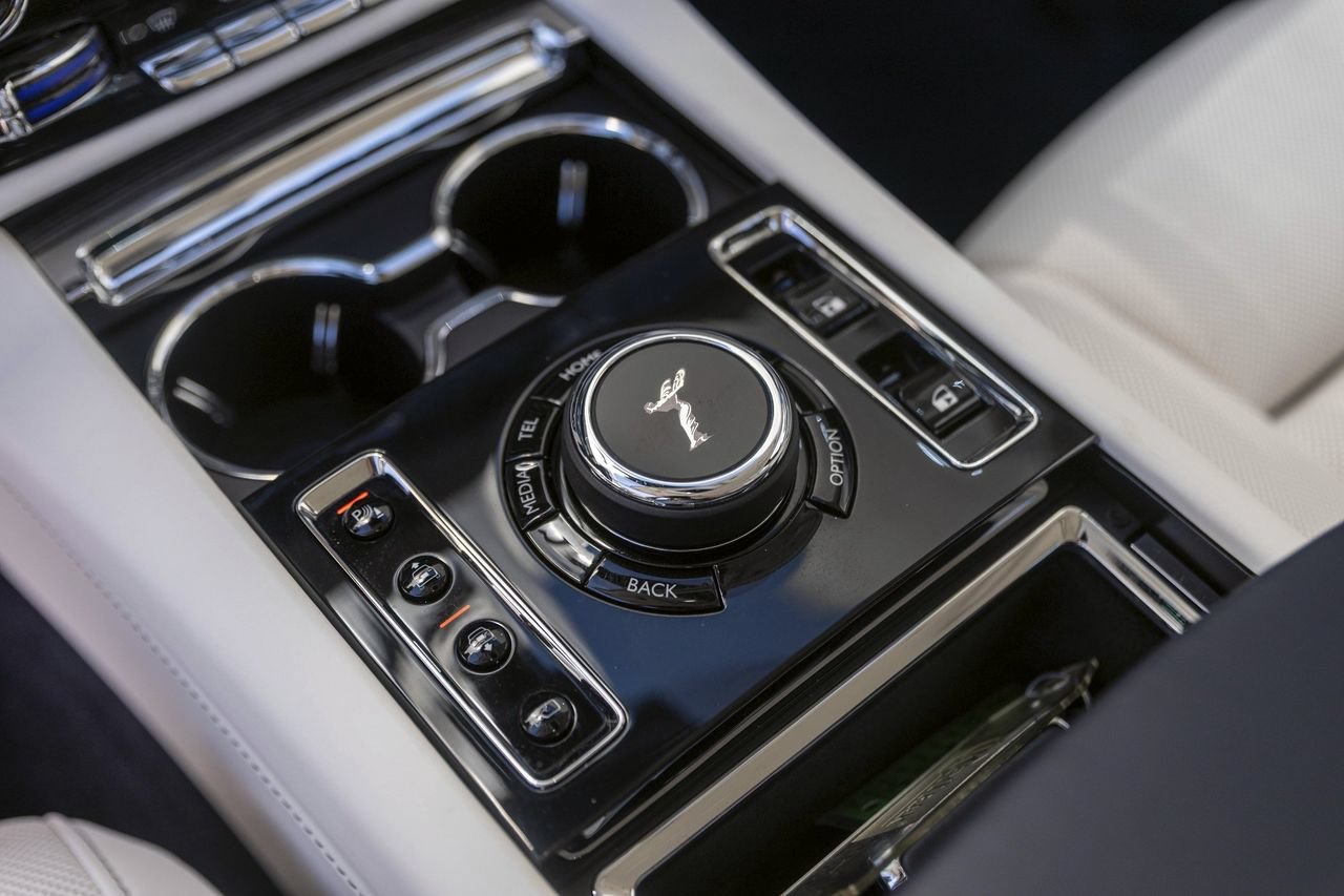 Certified 2025 Rolls-Royce Ghost AWD/4WD image 37