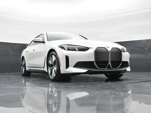 New 2026 BMW i4 eDrive40 w/ Premium Package RWD image 27