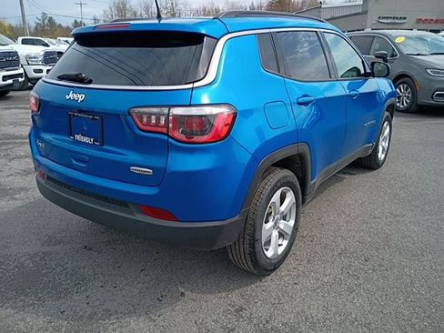 Used 2020 Jeep Compass Latitude w/ Cold Weather Group AWD/4WD image 7